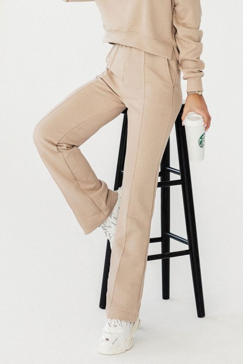 Spodnie Dresowe Model Lamia T22 Beige - IVON Spodnie Dresowe Model Lamia T22 Beige - IVON