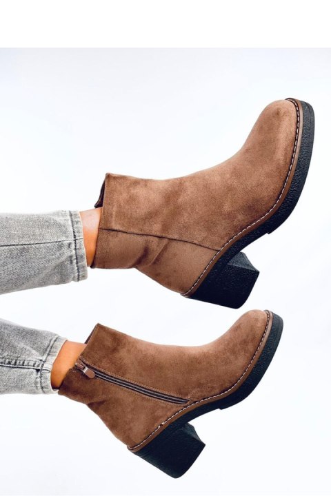 Botki zamszowe na szerokim obcasie ELIZA KHAKI - Inello Botki zamszowe na szerokim obcasie ELIZA KHAKI - Inello