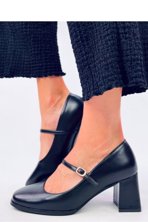 Czółenka na obcasie w stylu Mary Jane KEEFEL BLACK - Inello Czółenka na obcasie w stylu Mary Jane KEEFEL BLACK - Inello