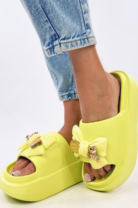 Sandał Klapki z misiem LILOO YELLOW - Inello Sandał Klapki z misiem LILOO YELLOW - Inello