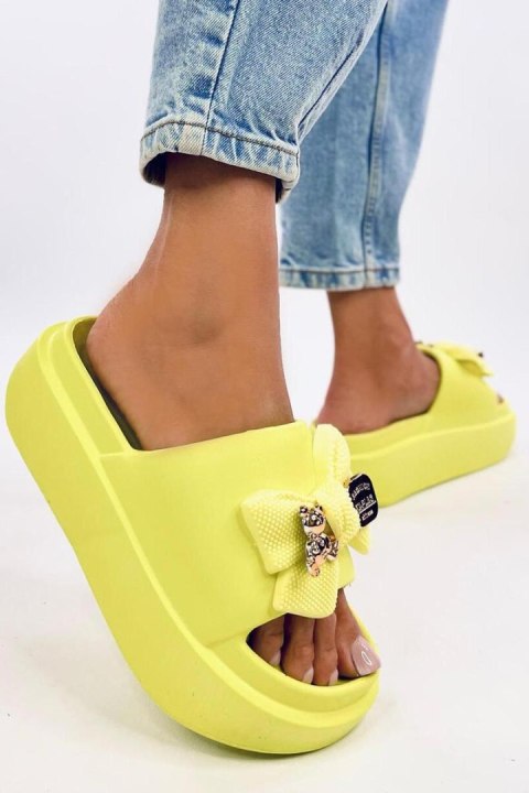 Sandał Klapki z misiem LILOO YELLOW - Inello Sandał Klapki z misiem LILOO YELLOW - Inello