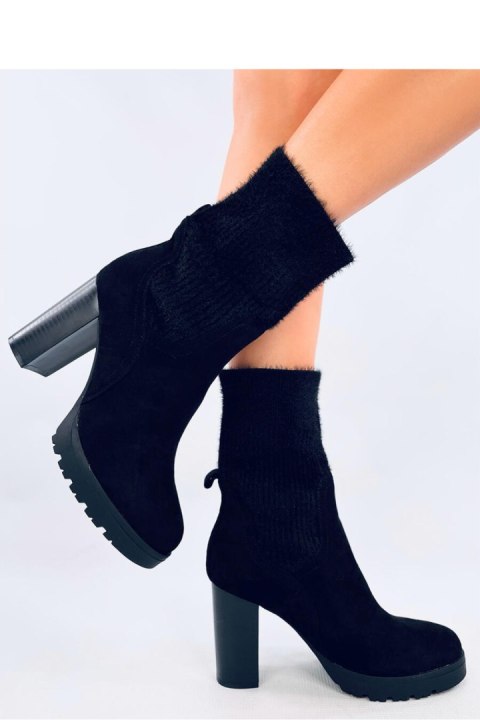 Botki na obcasie z elastycznym ściągaczem CARLINI BLACK - Inello Botki na obcasie z elastycznym ściągaczem CARLINI BLACK - Inello