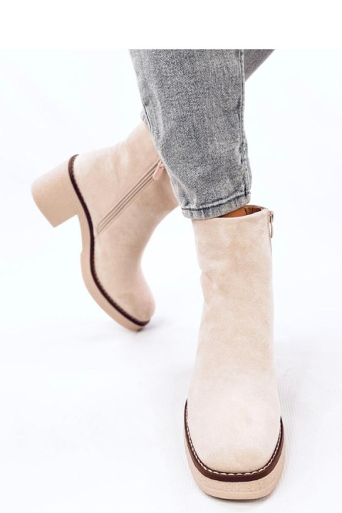 Botki zamszowe na szerokim obcasie ELIZA BEIGE - Inello Botki zamszowe na szerokim obcasie ELIZA BEIGE - Inello