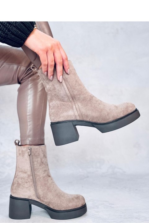 Botki na stabilnym obcasie RUFFIN KHAKI - Inello Botki na stabilnym obcasie RUFFIN KHAKI - Inello