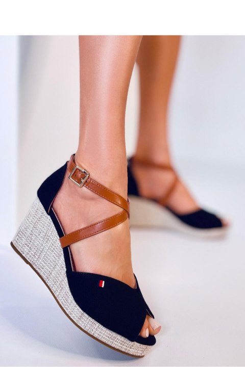 Sandałki na koturnie open toe BERNA BLACK - Inello Sandałki na koturnie open toe BERNA BLACK - Inello