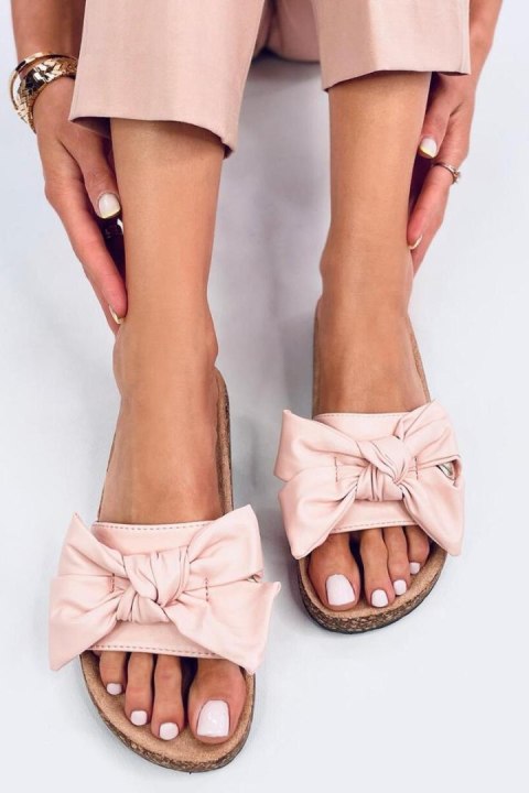 Sandał Klapki korkowe z kokardą BUSSI PINK - Inello Sandał Klapki korkowe z kokardą BUSSI PINK - Inello