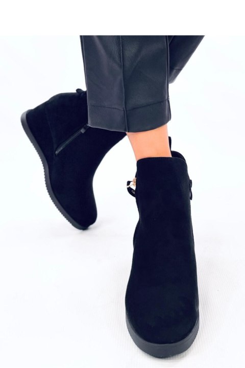 Botki na koturnie zamszowe PAXTEN BLACK - Inello Botki na koturnie zamszowe PAXTEN BLACK - Inello