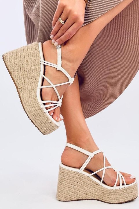 Sandałki espadryle na koturnie PASCAI WHITE - Inello Sandałki espadryle na koturnie PASCAI WHITE - Inello