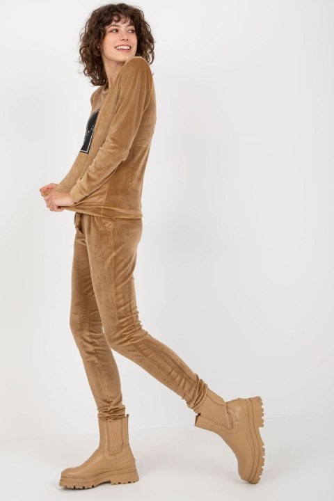 Spodnie Komplet Model RV-KMPL-8440.58P Camel - Relevance Spodnie Komplet Model RV-KMPL-8440.58P Camel - Relevance