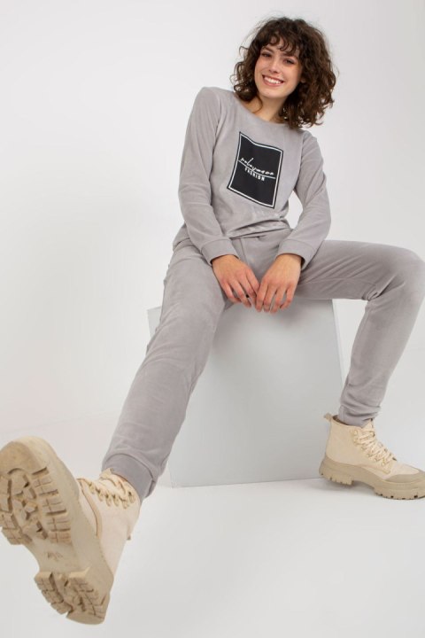Spodnie Komplet Model RV-KMPL-8440.58P Light Grey - Relevance Spodnie Komplet Model RV-KMPL-8440.58P Light Grey - Relevance