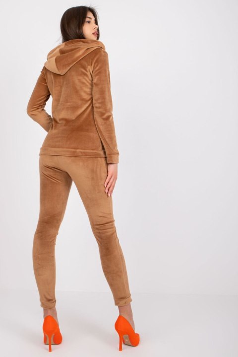 Spodnie Komplet Model RV-KMPL-6087-1.95P Light Brown - Relevance Spodnie Komplet Model RV-KMPL-6087-1.95P Light Brown - Relevance
