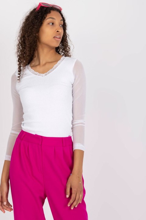 Bluzka Model RV-BZ-7839.88P White - Rue Paris Bluzka Model RV-BZ-7839.88P White - Rue Paris