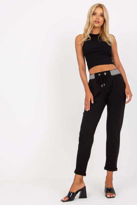 Spodnie Dresowe Model RV-DR-8019.12 Black - Rue Paris Spodnie Dresowe Model RV-DR-8019.12 Black - Rue Paris