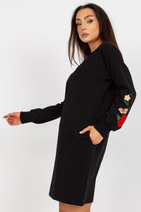Sukienka Model RV-SK-8088.59 Black - Rue Paris Sukienka Model RV-SK-8088.59 Black - Rue Paris