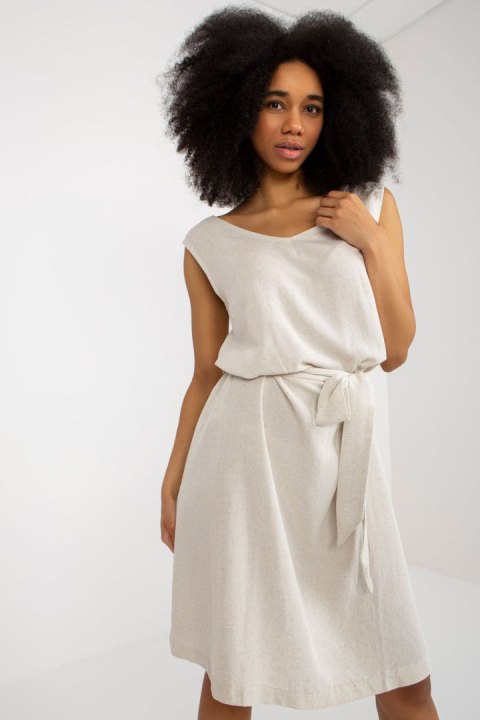 Sukienka Model WN-SK-VE38.06 Light Beige - Rue Paris Sukienka Model WN-SK-VE38.06 Light Beige - Rue Paris