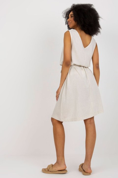 Sukienka Model WN-SK-VE38.06 Light Beige - Rue Paris Sukienka Model WN-SK-VE38.06 Light Beige - Rue Paris