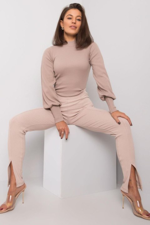 Bluzka Model RV-BZ-5223.15 Dark Beige - Rue Paris Bluzka Model RV-BZ-5223.15 Dark Beige - Rue Paris