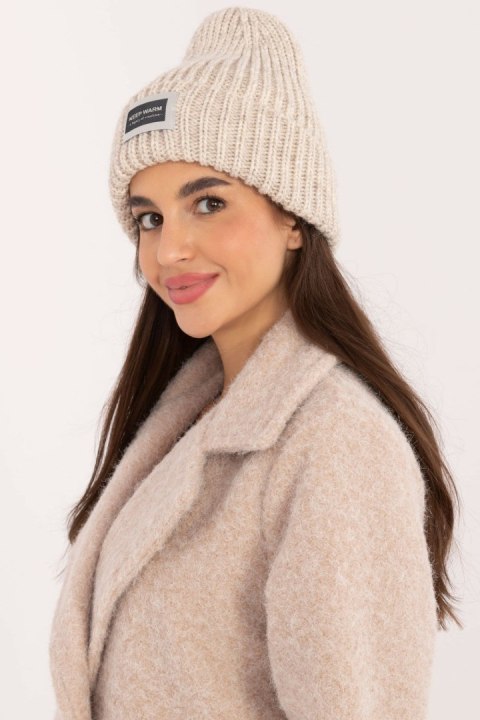 Czapka Model JK-CZ-51.32 Beige - Rue Paris Czapka Model JK-CZ-51.32 Beige - Rue Paris