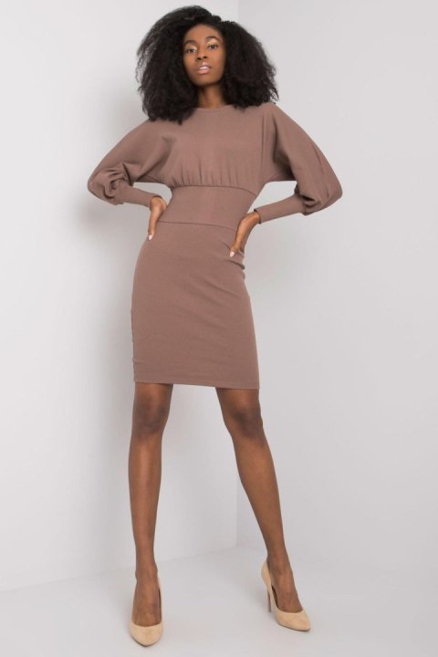 Sukienka Model RV-SK-6079.65 Brown - Rue Paris Sukienka Model RV-SK-6079.65 Brown - Rue Paris