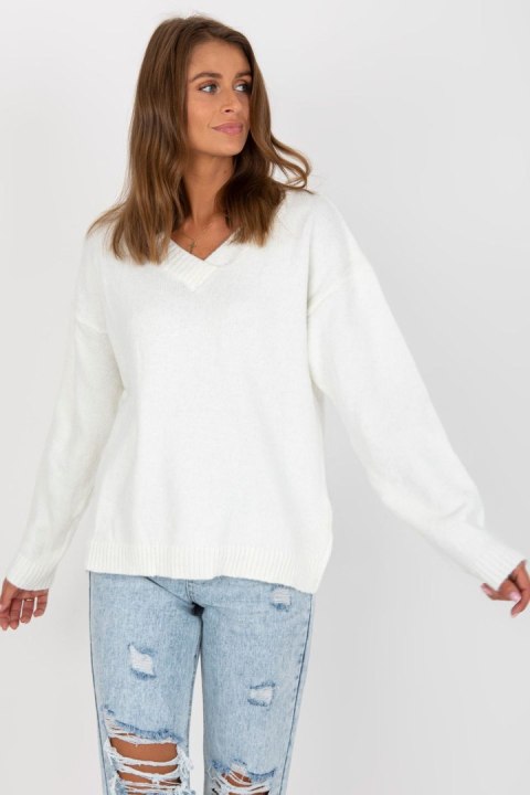 Sweter Damski Model LC-SW-0332.17 Ecru - Rue Paris Sweter Damski Model LC-SW-0332.17 Ecru - Rue Paris