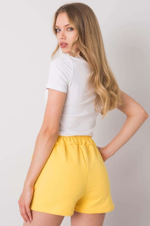 Szorty Damskie Model RV-SN-6700.20X Yellow - Rue Paris Szorty Damskie Model RV-SN-6700.20X Yellow - Rue Paris