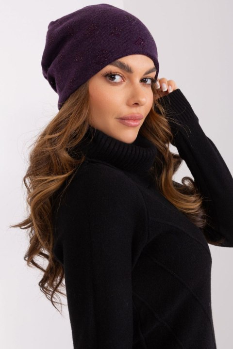 Czapka Model AT-CZ-2325.85 Dark Violet - AT Czapka Model AT-CZ-2325.85 Dark Violet - AT