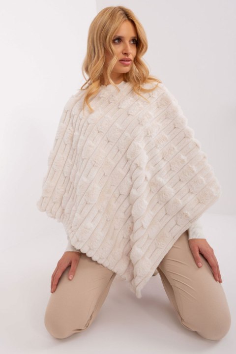 Sweter Ponczo Model AT-PN-2347.68 Ecru - AT Sweter Ponczo Model AT-PN-2347.68 Ecru - AT