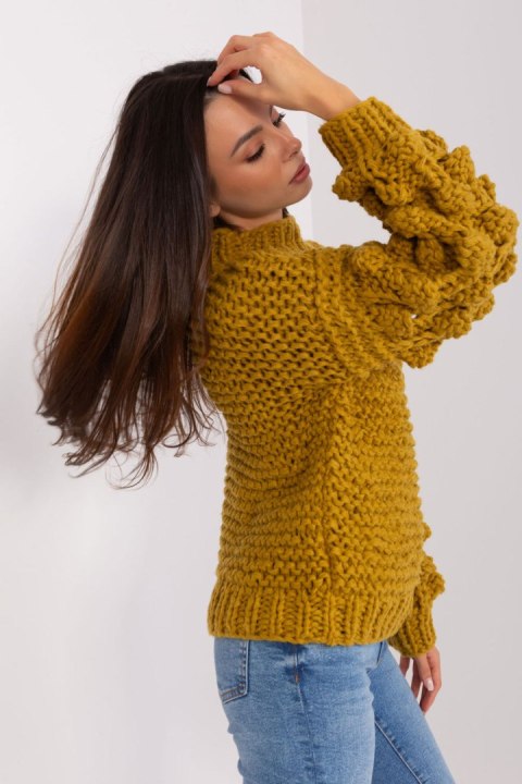 Sweter Damski Model AT-SW-2382.97P Oliwka - AT Sweter Damski Model AT-SW-2382.97P Oliwka - AT