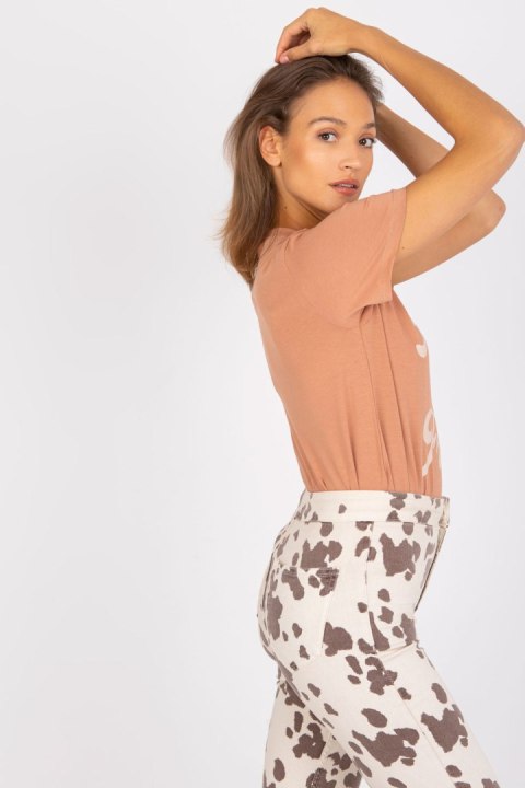 T-shirt Damski Model FA-TS-7677.91P Camel - Fancy T-shirt Damski Model FA-TS-7677.91P Camel - Fancy