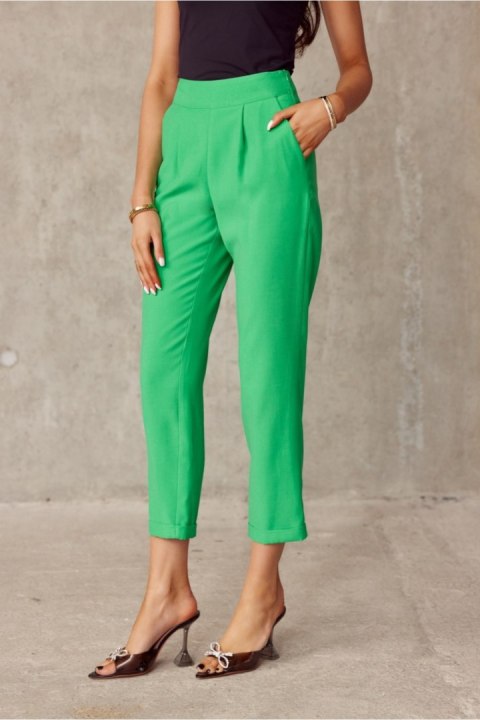 Spodnie Damskie Model ZIE 0015 7/8 Green - Roco Fashion Spodnie Damskie Model ZIE 0015 7/8 Green - Roco Fashion