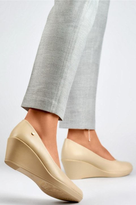 Czółenka Model ZS992-2BE Beige - PRIMO Czółenka Model ZS992-2BE Beige - PRIMO